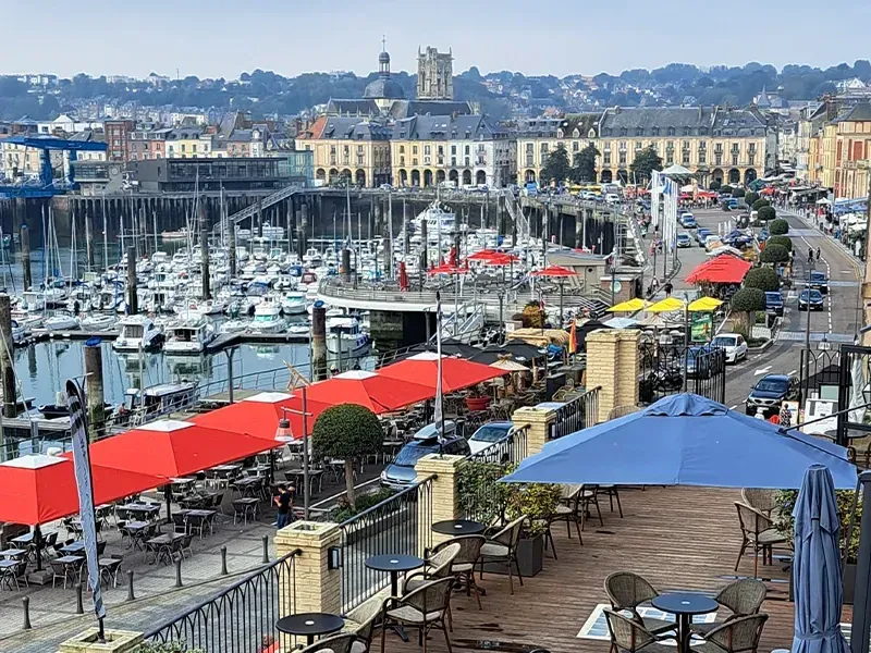 Dieppe port, vieille ville et côte normande dans le nord de la France