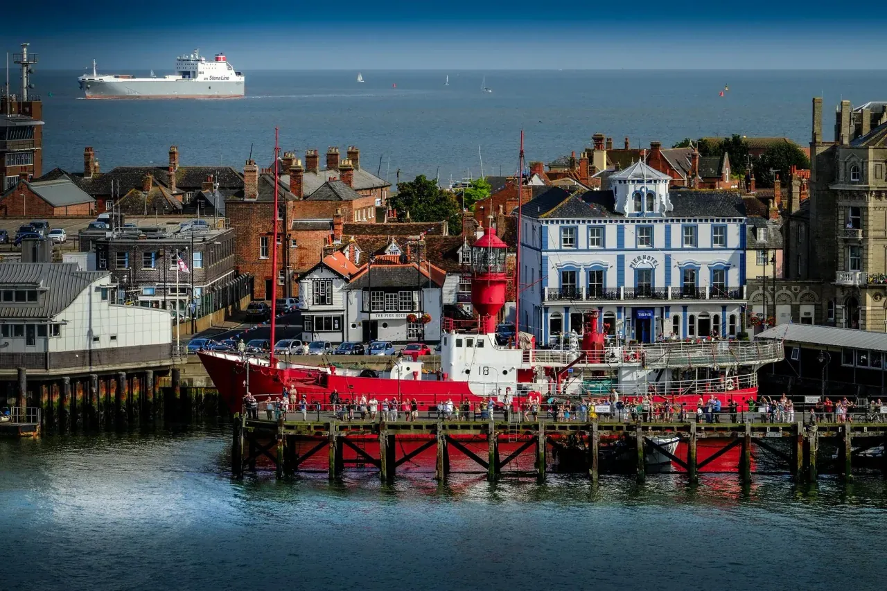 Destination ferry : Harwich
