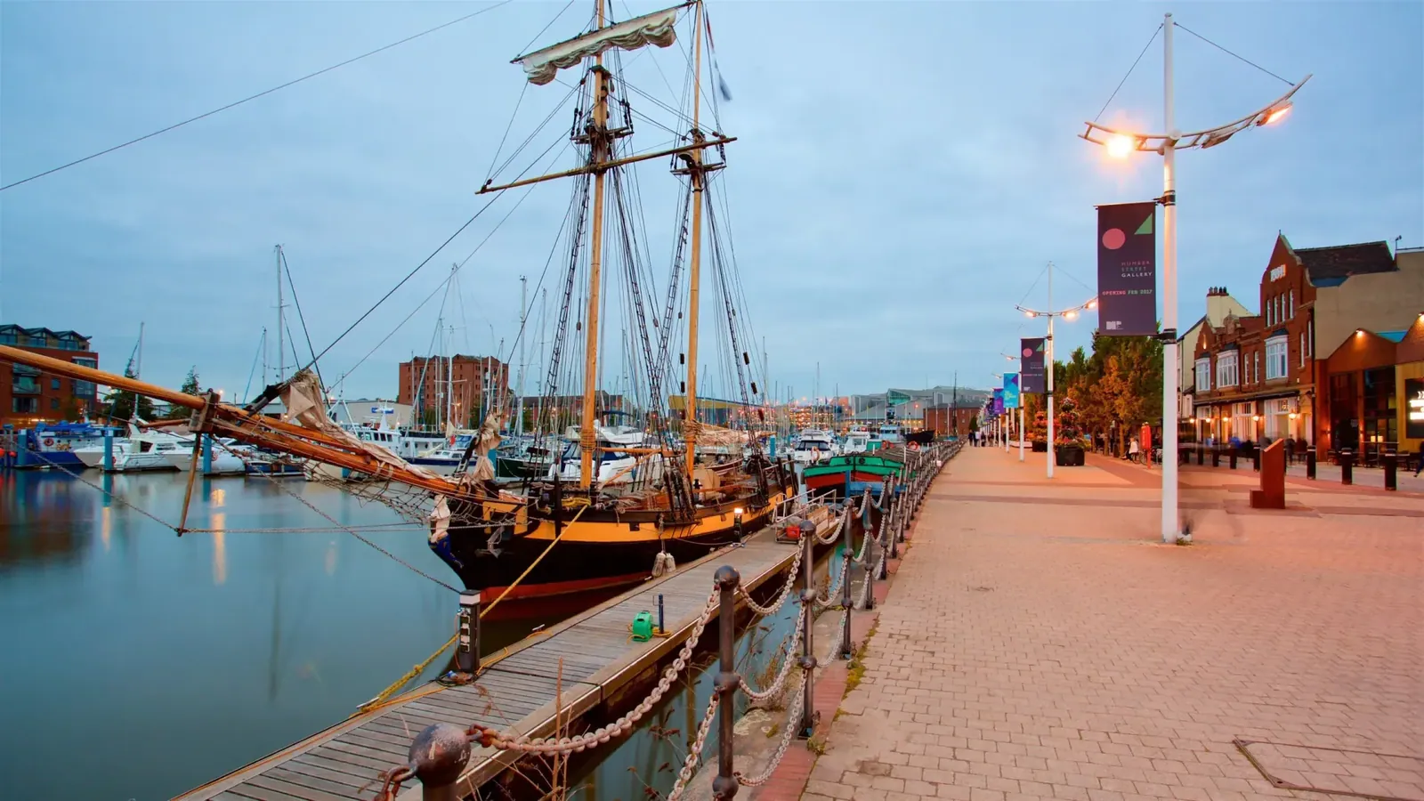 Hull Marina, front de mer historique et centre-ville du Yorkshire de l'Est
