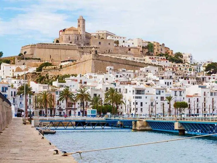 Ibiza Ville, Dalt Vila et front de mer méditerranéen dans les îles Baléares