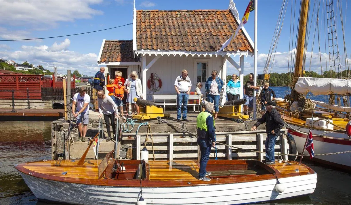 Port de Langesund, maisons en bois et côte du Skagerrak à Telemark, Norvège