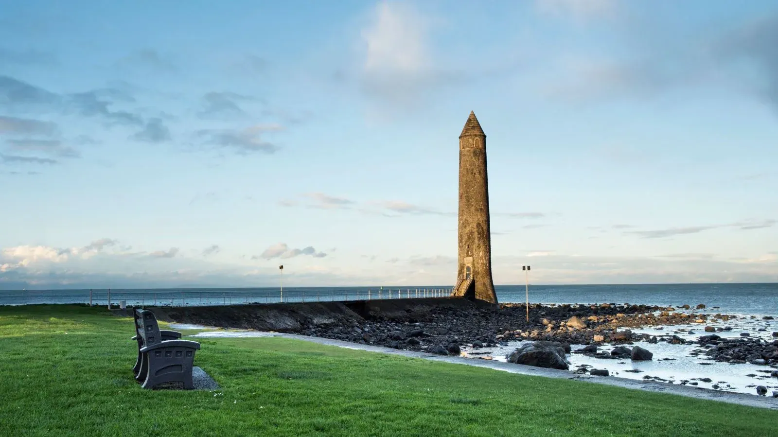 Larne port, littoral et ville du comté d'Antrim, Irlande du Nord