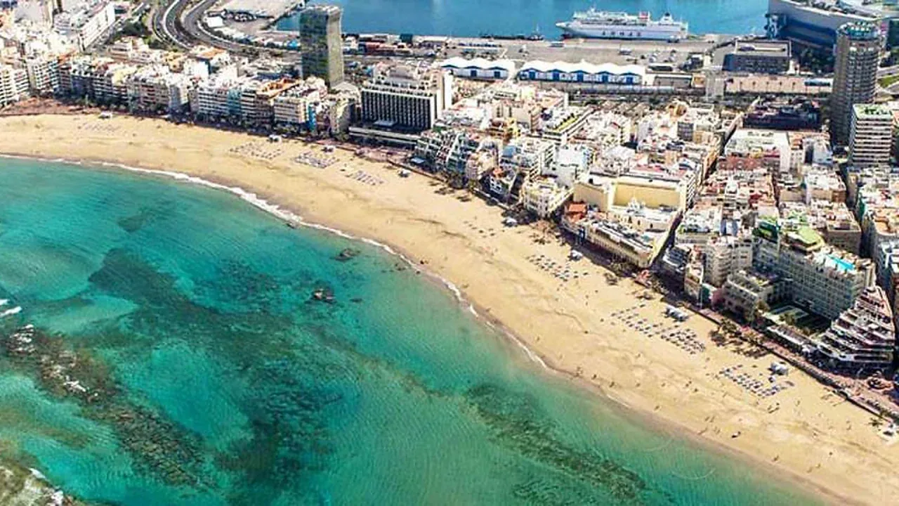 Destination ferry : Las Palmas