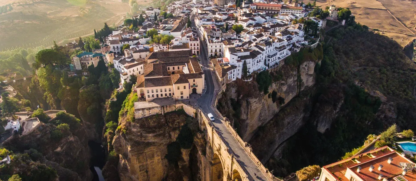 Front de mer de Malaga, Alcazaba et paysage urbain méditerranéen en Andalousie