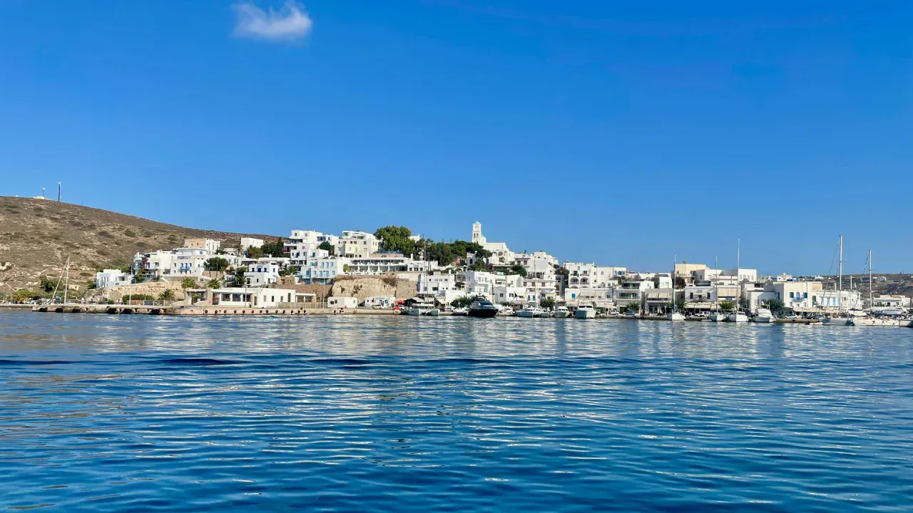 Destination ferry : Milos
