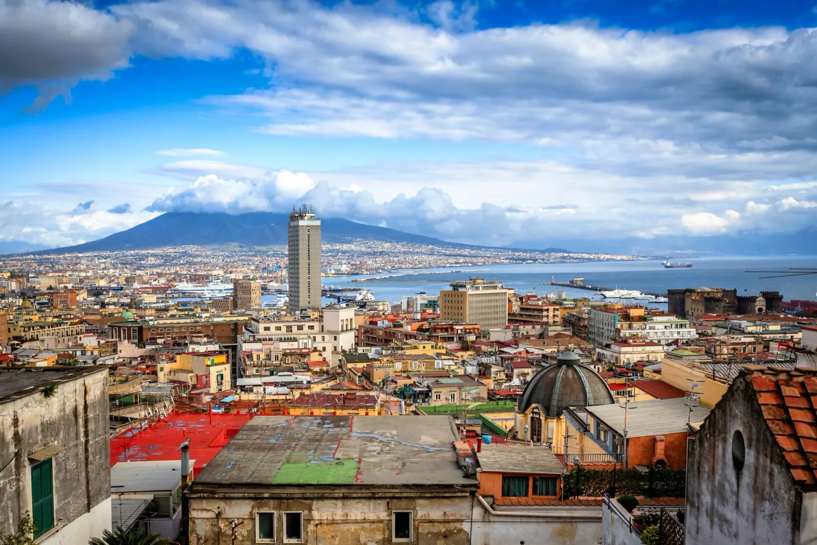 Destination ferry : Naples