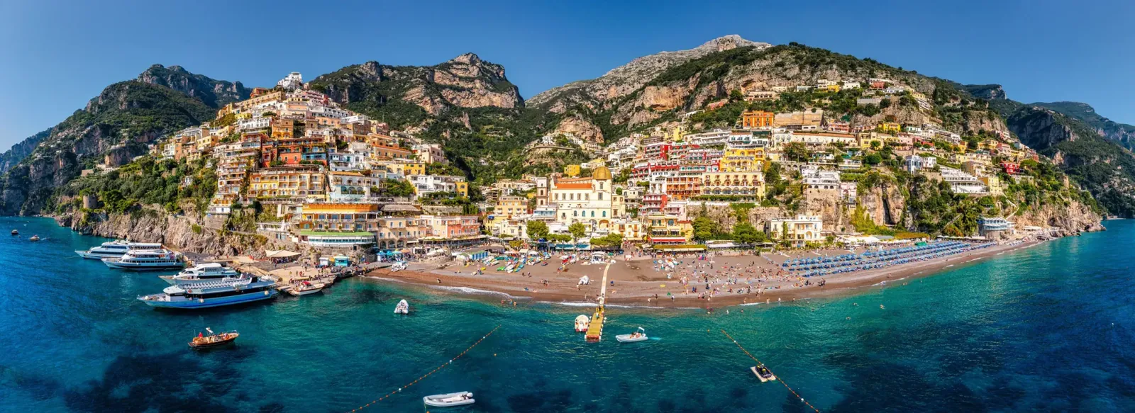 Front de mer de Salerne, vieille ville et golfe de Salerne en Campanie, Italie