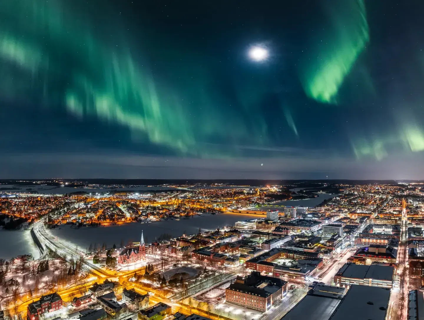 Umeå centre-ville, bord de rivière et paysage du nord de la Suède