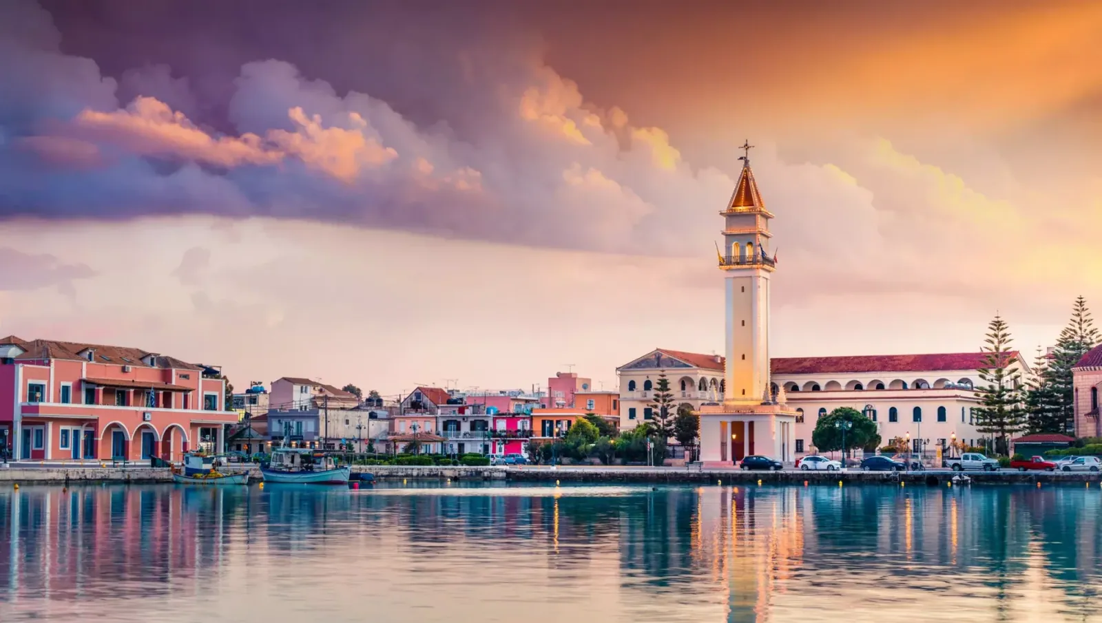 Zakynthos ville, port et côte ionienne en Grèce