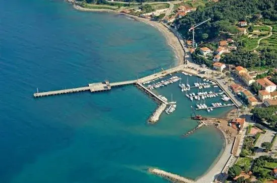Port de ferry de Cavo