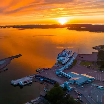 Ferry et port Eckerö Linjen à Åland