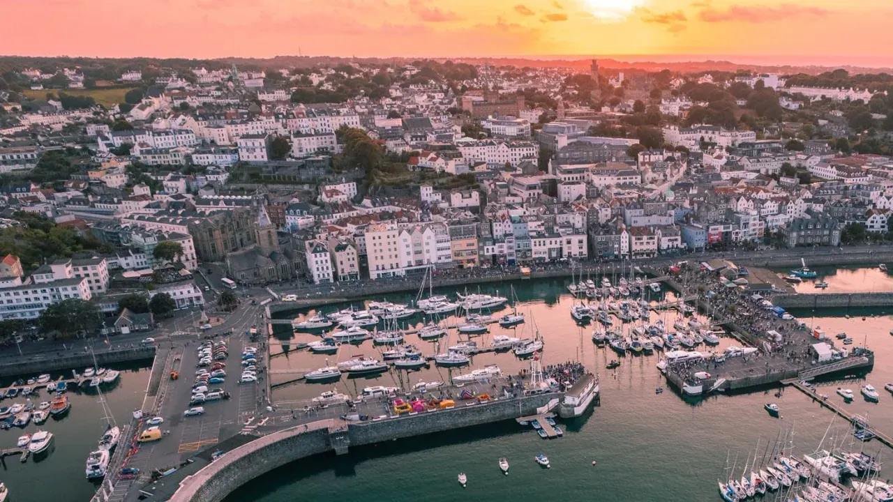 Port de St Peter et port de Guernsey