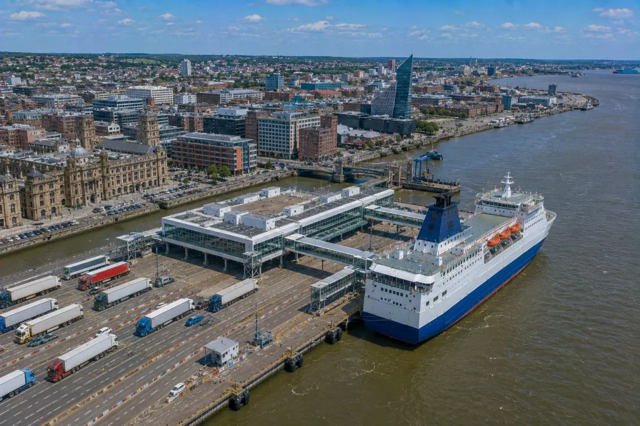 Aérogare de passagers P&O Ferries à King George Dock à Hull