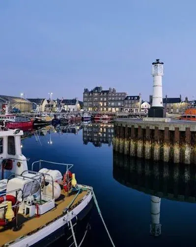 Front de mer et port de Kirkwall à Orkney