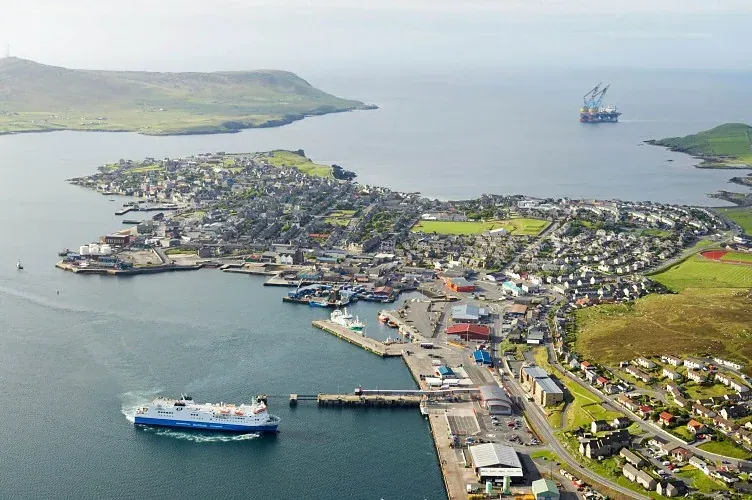 Port et terminal ferry de Lerwick à Shetland