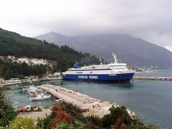 Poros Port de ferry, Céphalonie