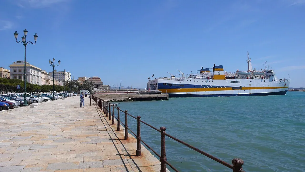 Trapani Port de ferry et d'hydroptère