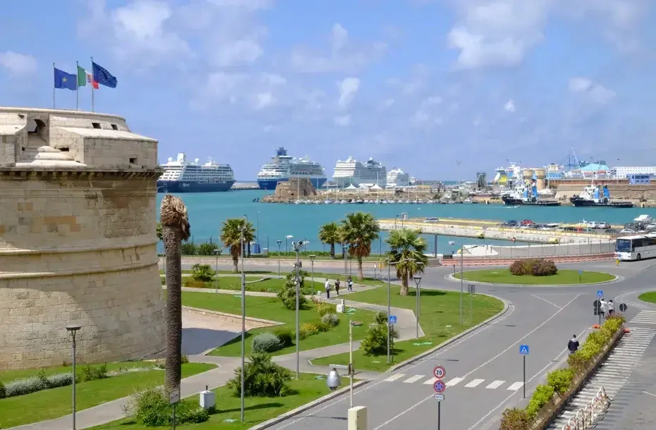 Tunis port de ferry en Tunisie