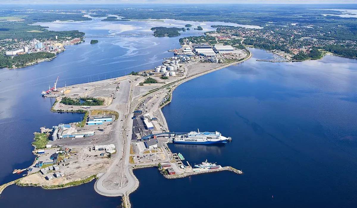 Zone portuaire de ferry Umeå en Suède