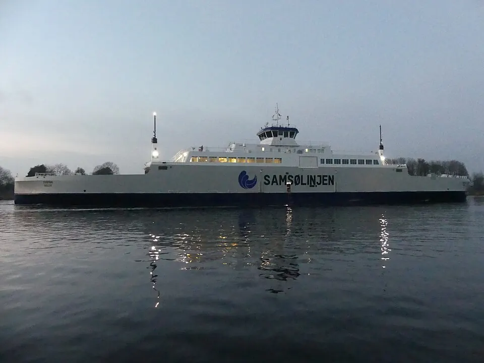 Navire Tyrfing — Samsølinjen