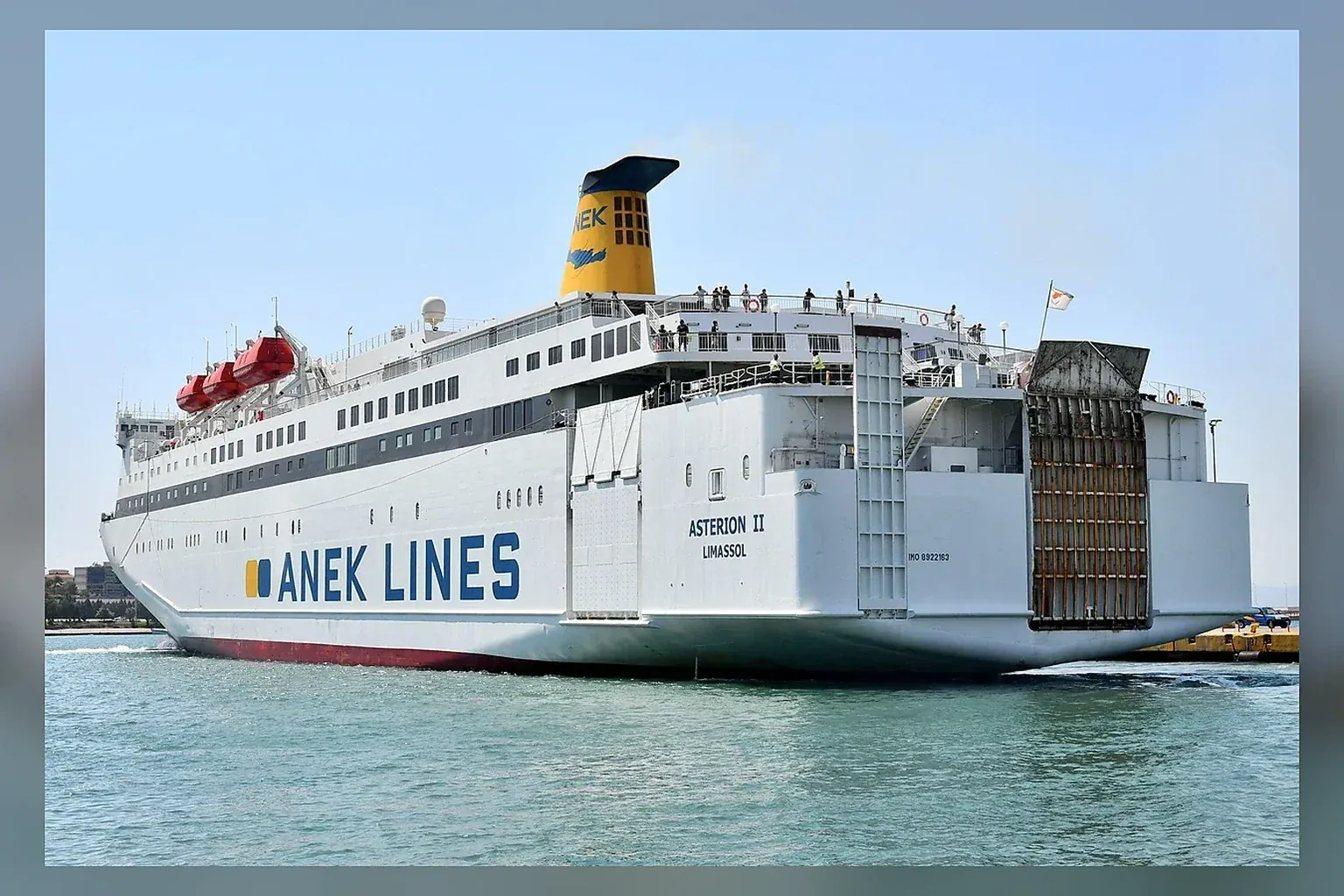 ANEK Lines ferry passager desservant la Crète