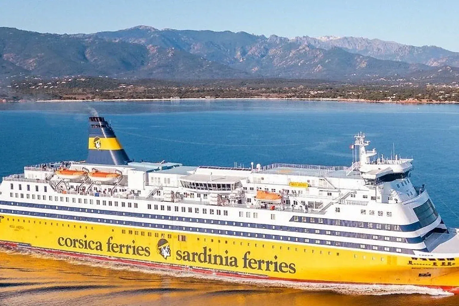 Corsica Sardinia Ferries ferry pour passagers et véhicules