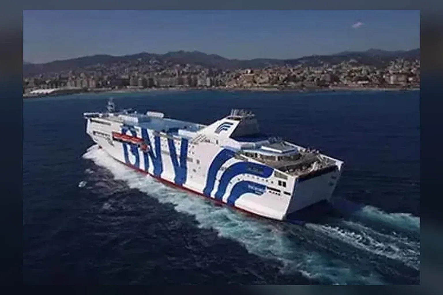 Grandi Navi Veloci ferry passagers traversée en Méditerranée