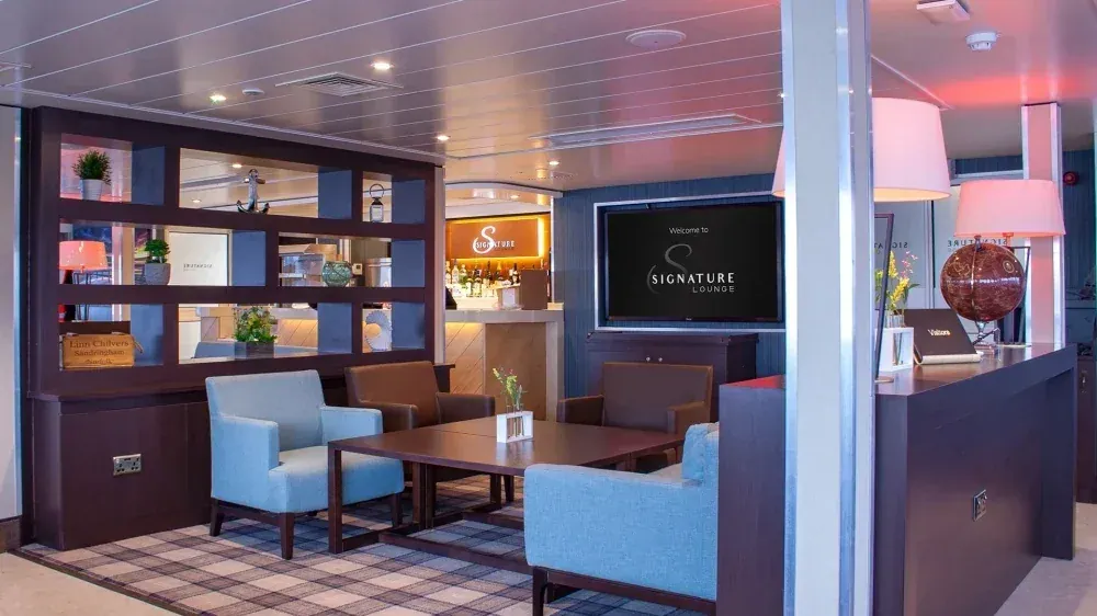 Signature Lounge à bord d'un ferry Red Funnel