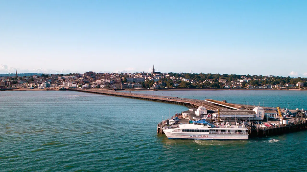 Wightlink FastCat à Ryde Pier