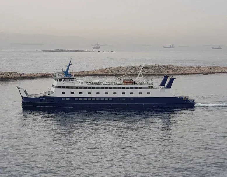 Ioniansea Ferries ferry pour passagers et véhicules