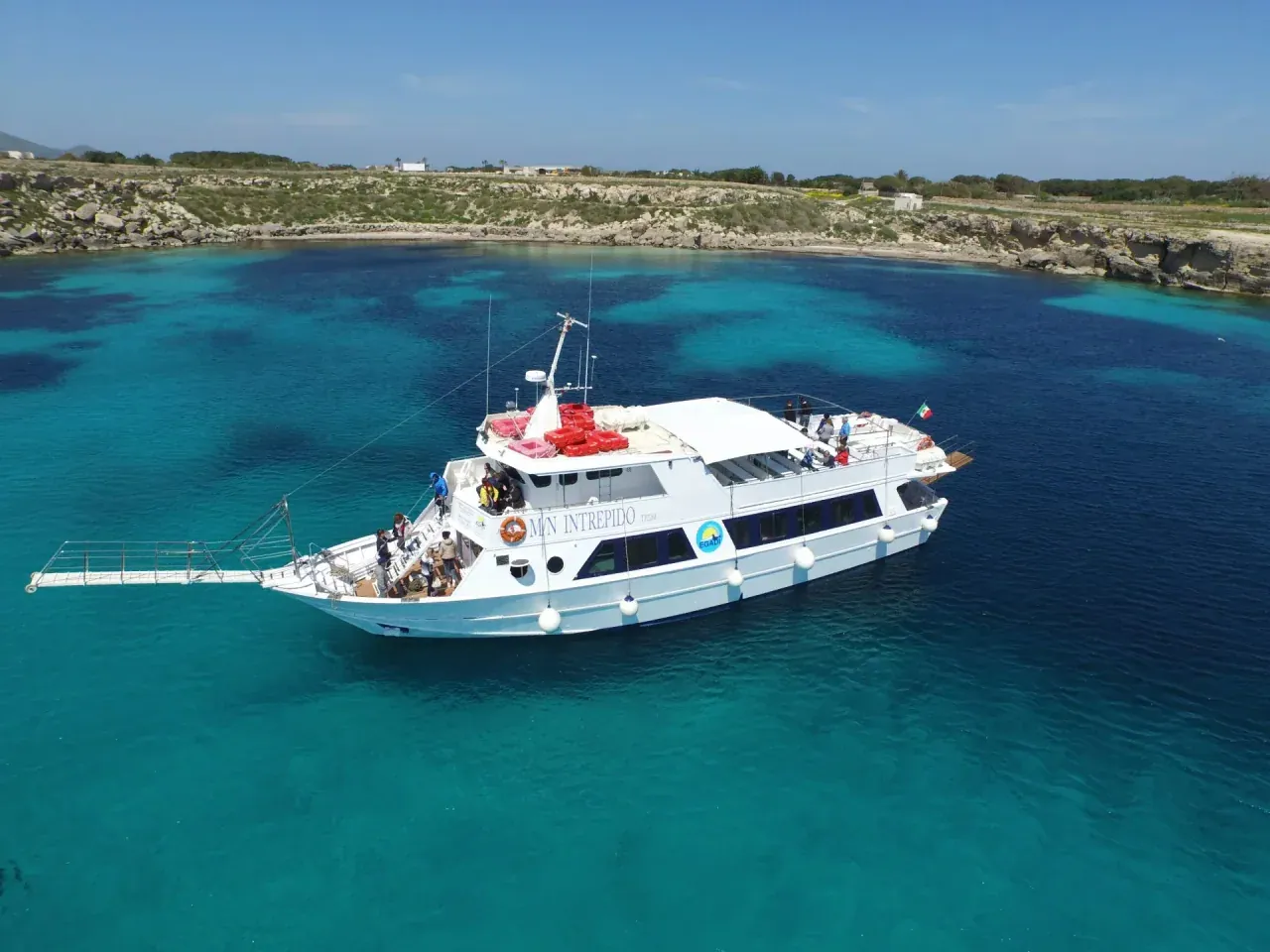 Torre Lines Bateau à moteur à passagers M/N Intrepido