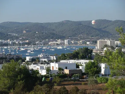 Vue d’Ibiza San Antonio, Espagne