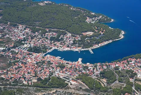 Vue de Jelsa, Croatie