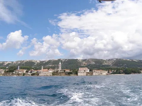 Vue de Rab, Croatie